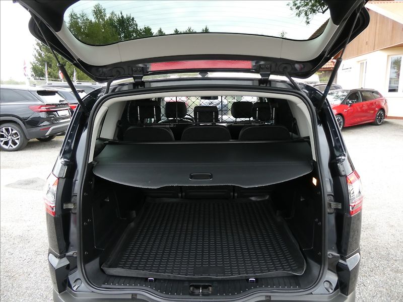 Ford S-MAX 2,0 EcoBoost Titanium,AT,závěs - fotka 18 z 60