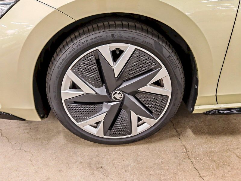 Škoda Superb (2025) Combi 2.0 TDI 110 kW DSG Sport - fotka 33 z 33