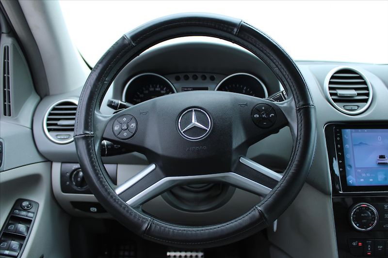 Mercedes-Benz Třídy M ML 350 CDI 170kW 4MATIC ČR - fotka 14 z 22