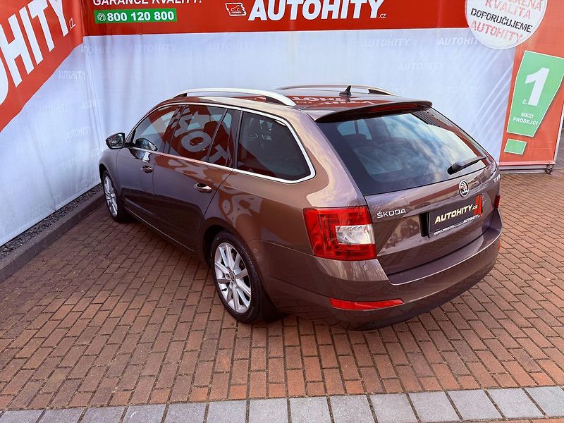 Škoda Octavia 2.0 TDi Style - fotka 8 z 26
