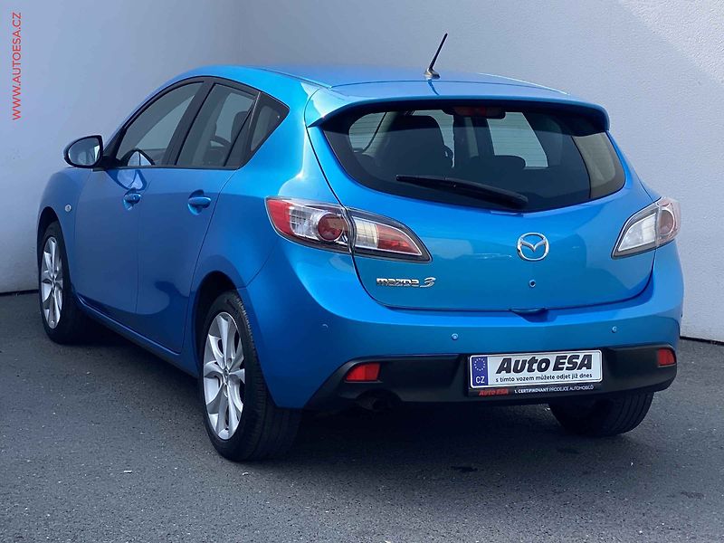 Mazda 3 (2009) 1.6i, Xenon, výhřev.sed - fotka 6 z 16