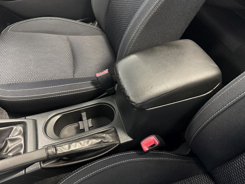 Subaru Forester 2.0D Comfort, 6MT, CZ, 1. maj. - fotka 33 z 47