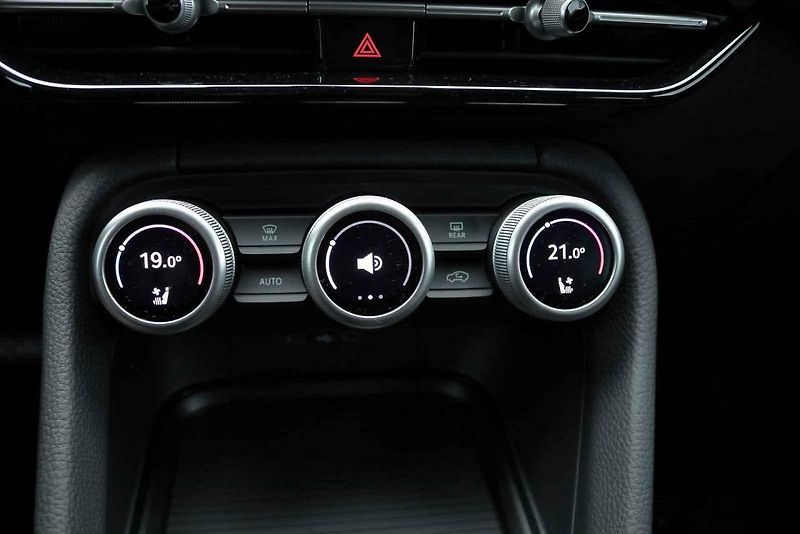 Škoda Kodiaq je u českých rodin jednoznačný favorit. Nepatří mezi nejlevnější, prostorem a praktičností však patří na špičku segmentu.