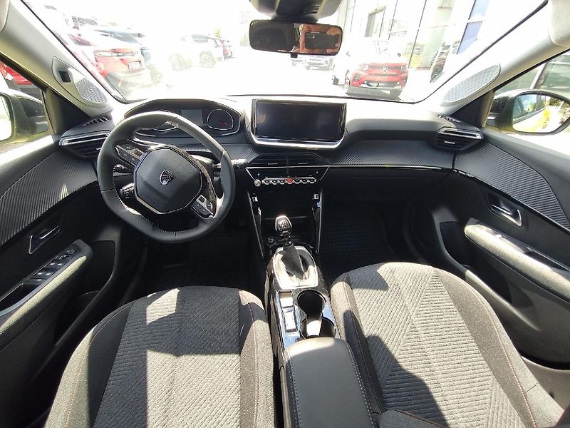 Peugeot 208 (2026) 1.2 100K MAN6 BUSINESS NAVI - fotka 2 z 29