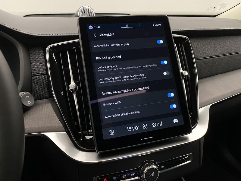 Volvo XC90 (2026) T8 AWD RECHARGE DARK ULTRA - fotka 61 z 75