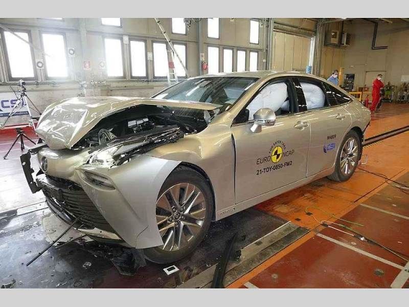 Lynk & Co 01 při crashtestu EuroNCAP