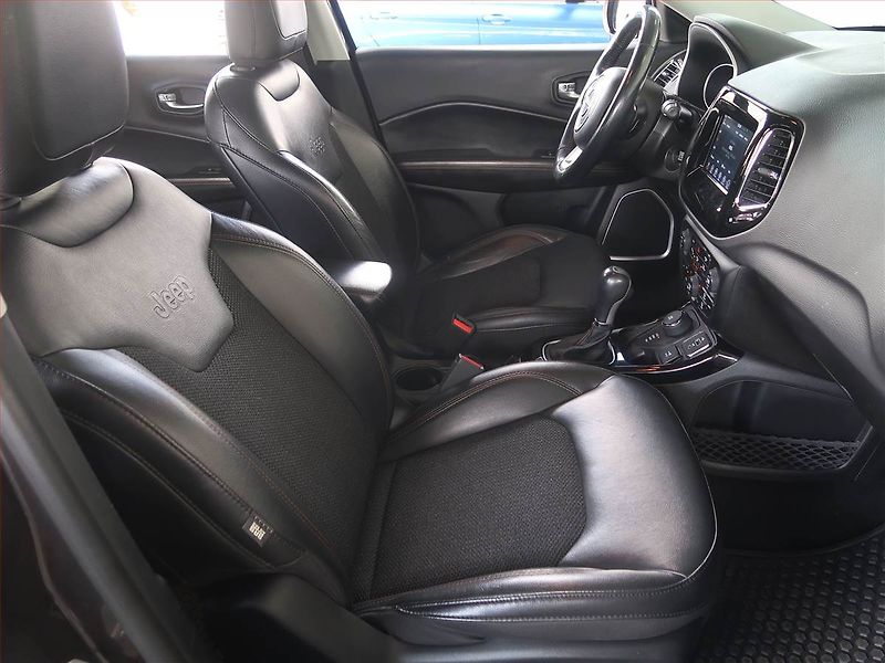 Jeep Compass (2018) 2.0 MultiJet, 4X4, Automat - fotka 9 z 17