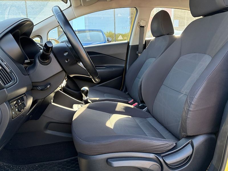 Kia Rio 1.25 CVVT 61kW Comfort - fotka 6 z 9