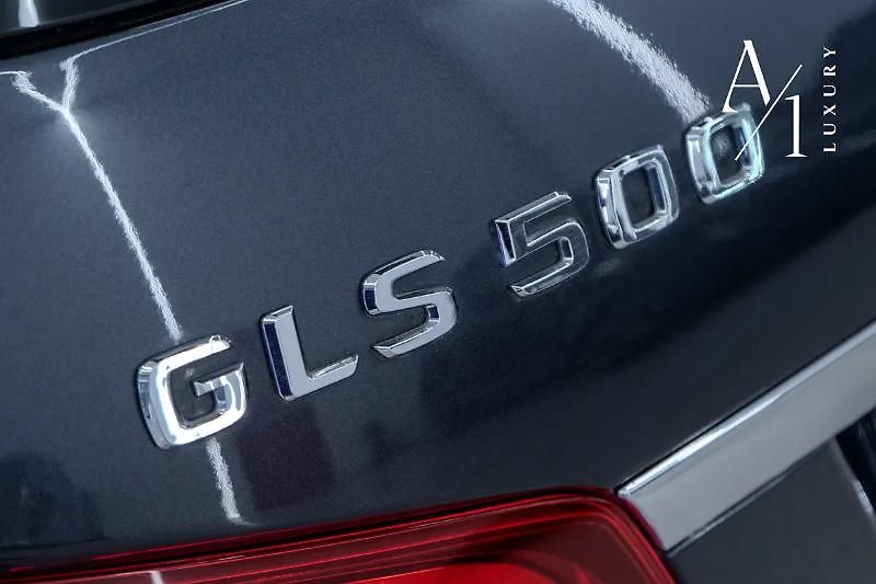 Mercedes-Benz GLS (2016) Rodinné SUV s V8 - fotka 17 z 17
