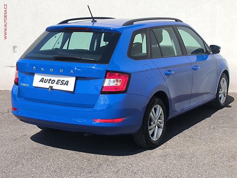 Škoda Fabia (2022) 1.0 TSi, 1.maj,ČR, Ambition - fotka 4 z 19