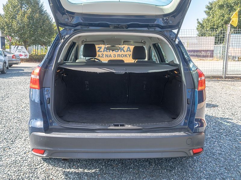 Ford Focus (2015) ČR 1.6D 85KW – PO ROZVODECH - fotka 33 z 43