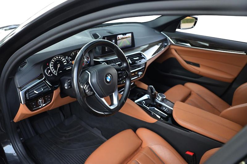 BMW Řada 5 520d xDrive Touring - fotka 8 z 16