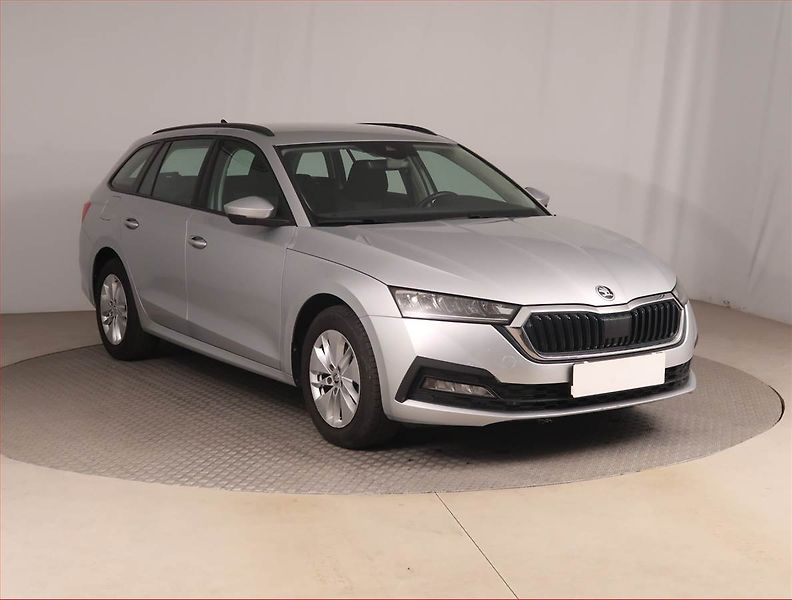 Škoda Octavia (2023) Ambition 2.0 TDI, ČR,1.maj - fotografie inzerátu