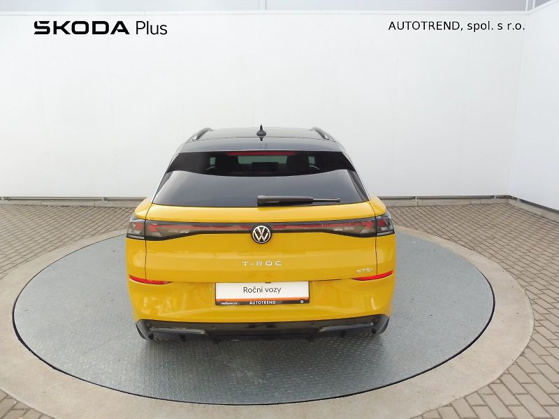 Volkswagen T-Roc (2026) R-Line 1,5 eTSI 110kW mHEV DSG - fotka 29 z 32