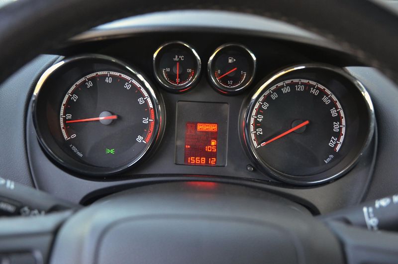 Opel Meriva (2012) 1.4 88kW Design Ed. / 2x kola - fotka 31 z 41
