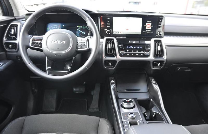 Kia Sorento Action PHEV AWD Kamera 7 míst - fotka 7 z 14