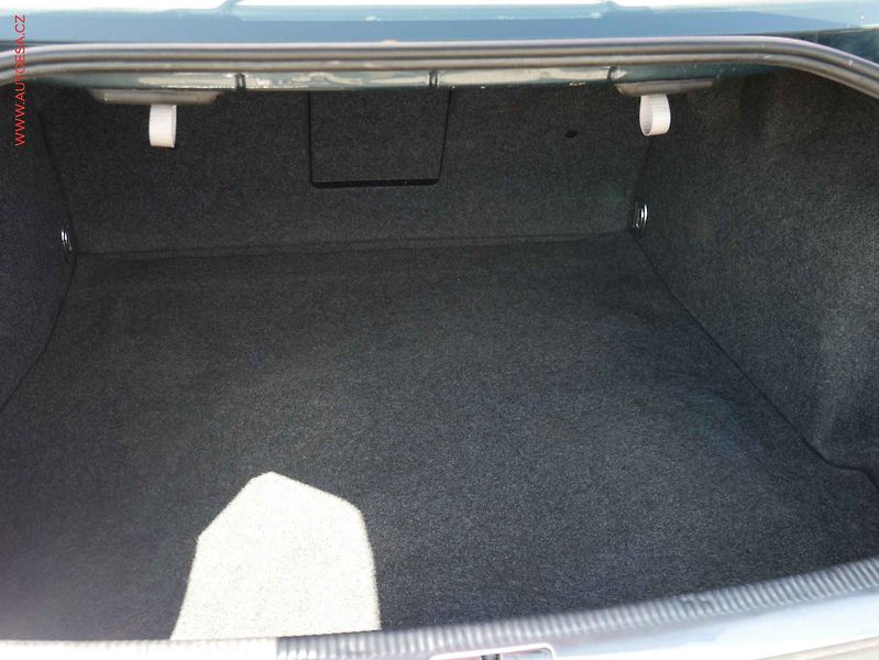 Škoda Superb (2003) 1.9 TDi, ČR, AC, zmk.řazení - fotka 7 z 14