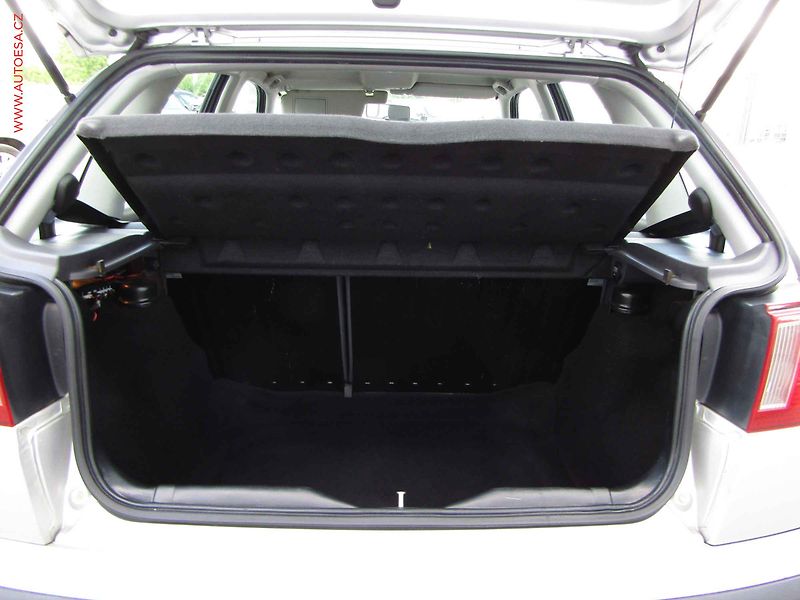 Seat Ibiza (1999) 1.4 i, AC, park.asist - fotka 7 z 16
