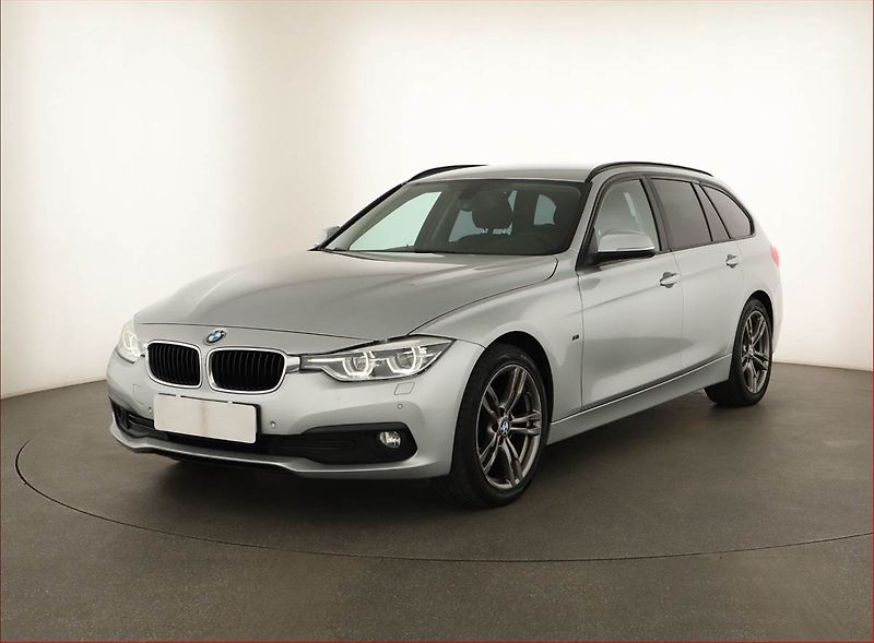 BMW Řada 3 (2017) 318 d, Automat, Tempomat - fotka 2 z 20