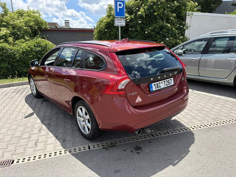 Volvo V60 (2014) - fotka 26 z 34