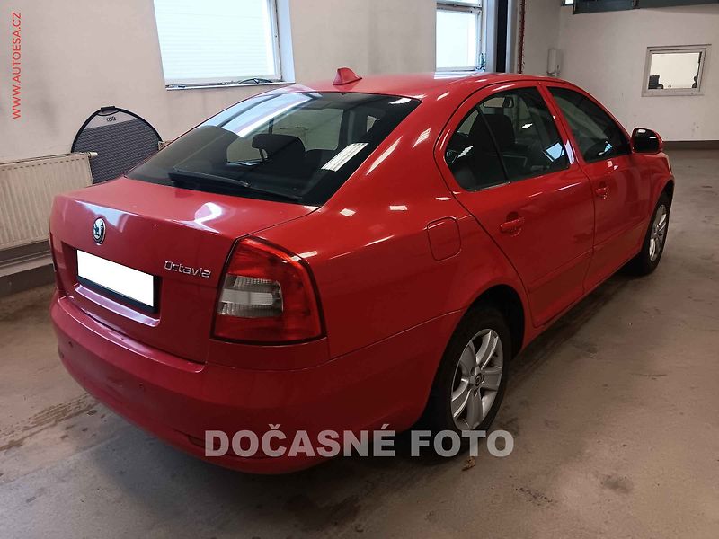 Škoda Octavia (2010) 1.2 TSI Liftback, ČR, servis - fotka 2 z 3