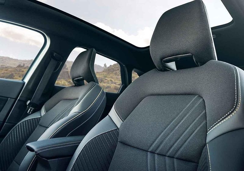 Renault Symbioz je kompaktní rodinné SUV.