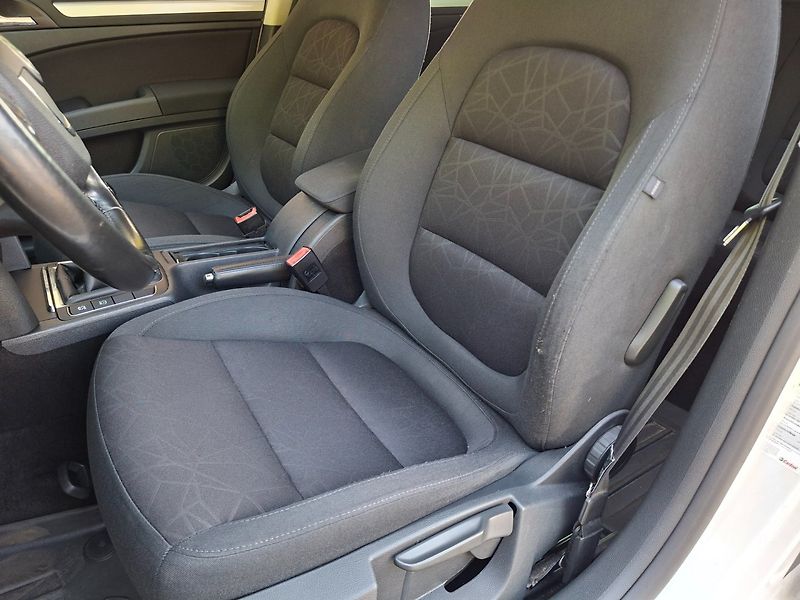 Škoda Superb (2012) 2.0TDI 125kW 6MAN 4X4 - fotka 17 z 27