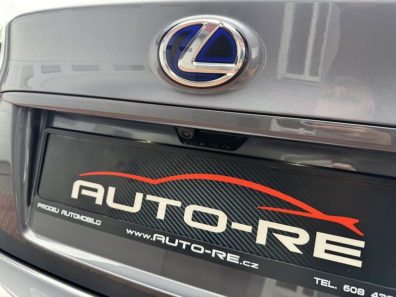 Lexus RC 300h (2016) F-Sport LED Kůže Kamera - fotka 41 z 49