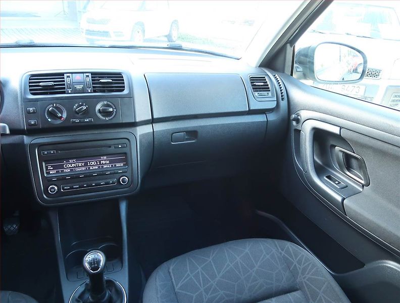 Škoda Fabia (2014) 1.2 TSI - fotka 8 z 15