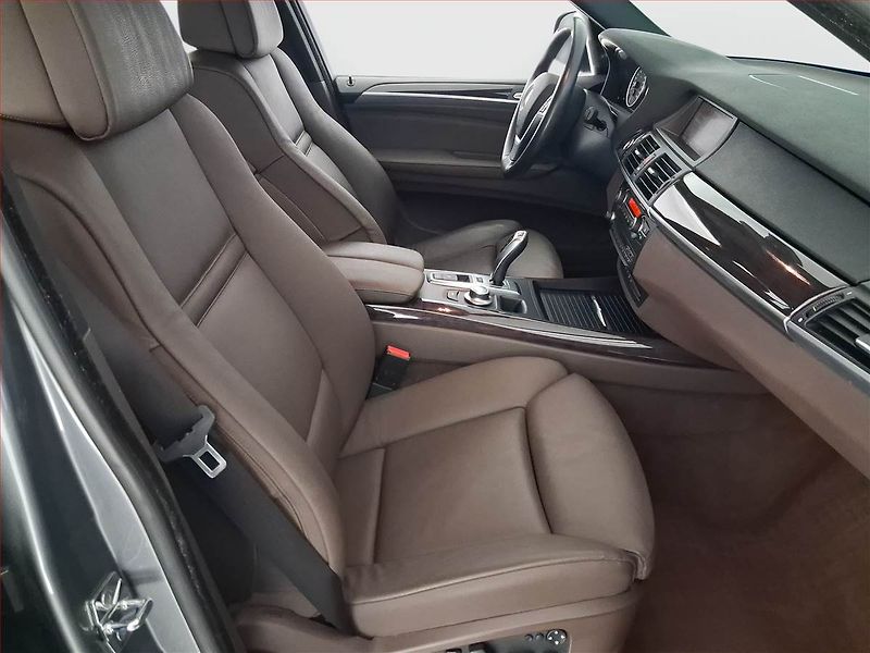 BMW X5 (2009) xDrive35d - fotka 9 z 23