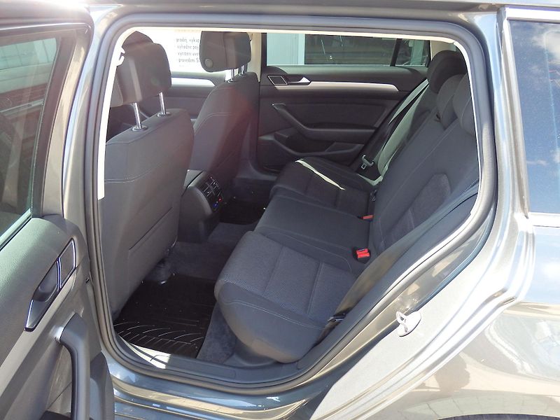 Volkswagen Passat 2.0 TDI 6x AIRBAG, DIGI. KLIMA - fotka 7 z 20