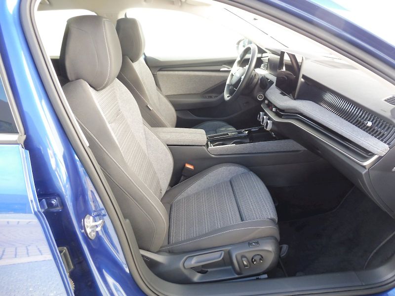 Škoda Superb (2025) Combi Selection 2,0 TDI 110kW - fotka 9 z 29