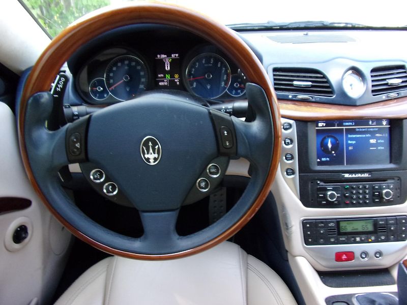 Maserati GranTurismo (2011) 4.7S 440PS V8 AUTOMAT 80 000KM - fotka 12 z 15