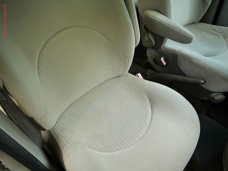 Citroën Xsara Picasso (2005) 1.8i, 1.maj, AC, panor - fotka 11 z 20