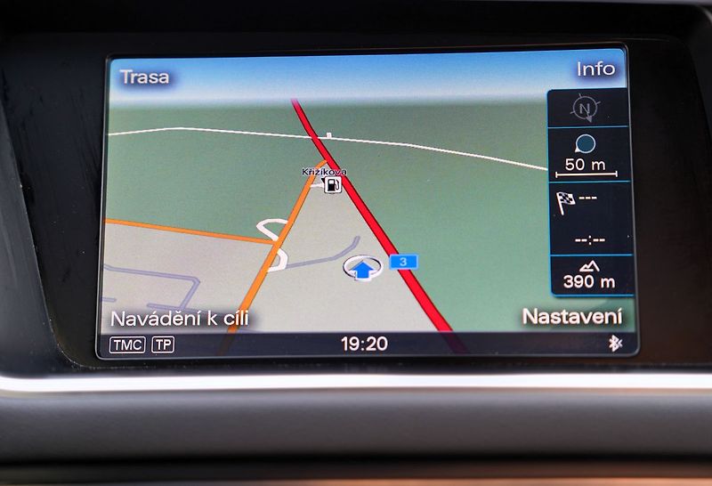 Audi Q5 2.0 TDI/Quattro/DSG/kůže/180PS - fotka 41 z 48