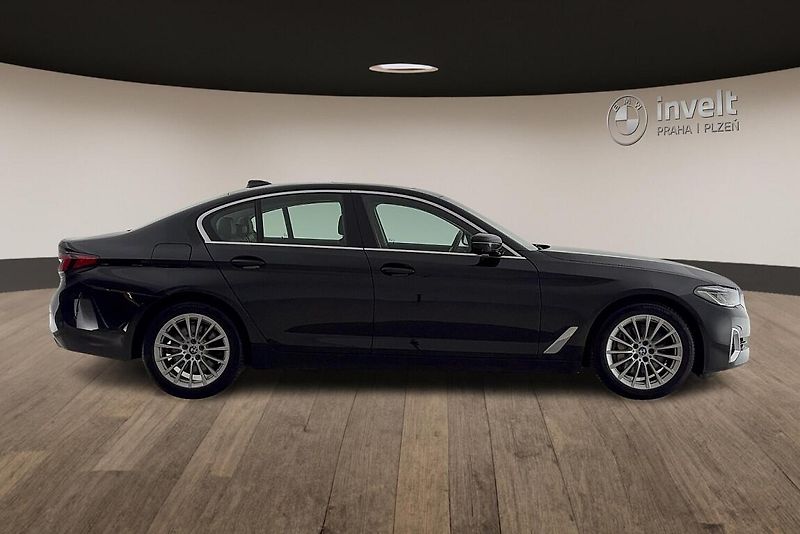 BMW Řada 5 540d xDrive - fotka 2 z 17