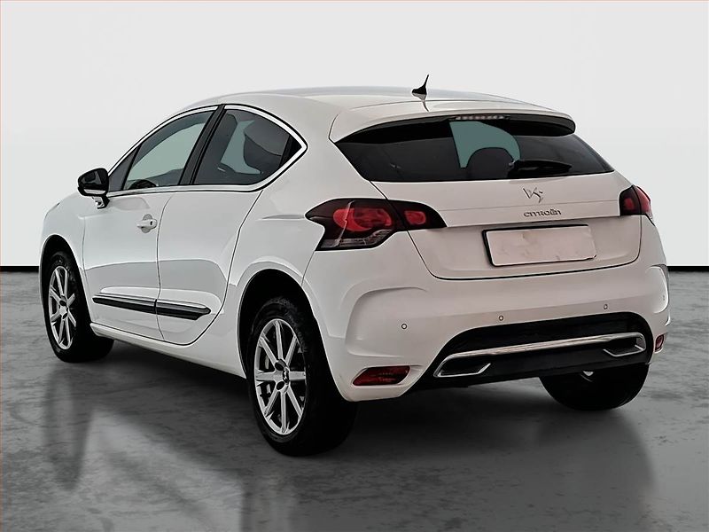 Citroën DS4 (2014) 1.6 e-HDi, Serv.kniha - fotka 4 z 19