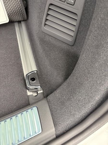 Volkswagen Touareg (2024) - fotka 11 z 44