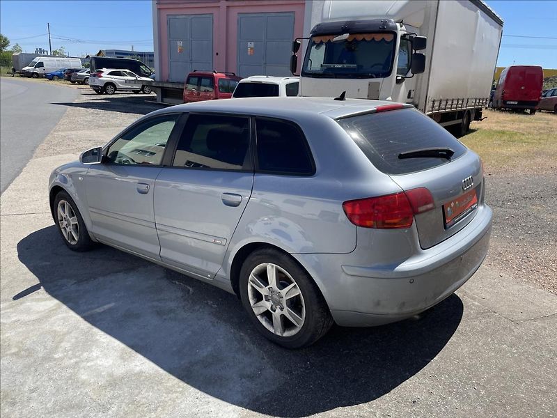 Audi A3 2,0 TDi 103kW*S-line*servis - fotka 7 z 47