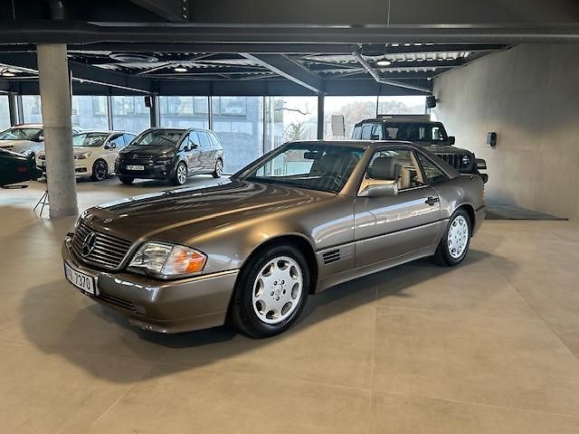 Mercedes-Benz SL (1990) 500 kabriolet - fotka 1 z 26