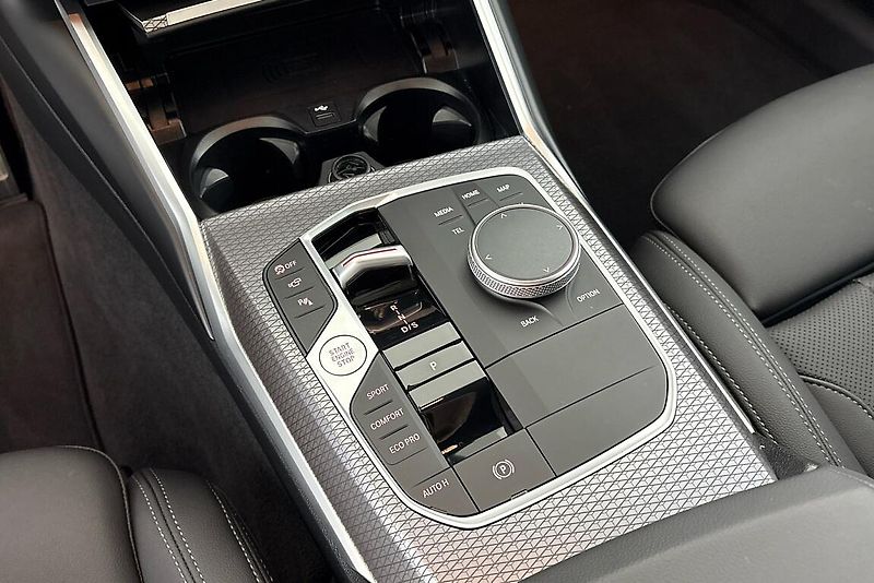 BMW Řada 3 řady 3 | 320d xDrive - fotka 11 z 27