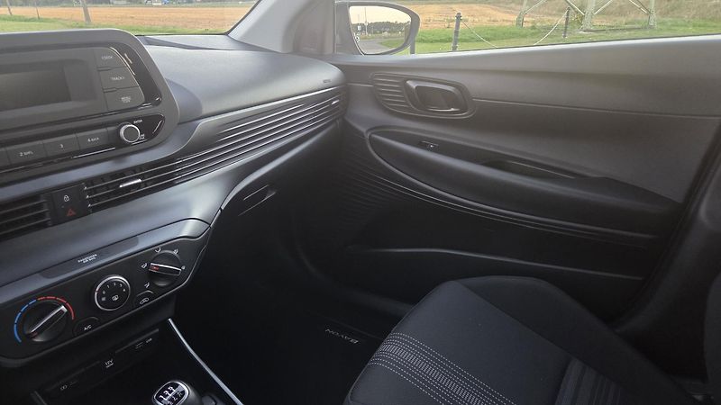 Hyundai Bayon (2024)  1.2i Comfort Club CZ DPH  - fotka 18 z 26