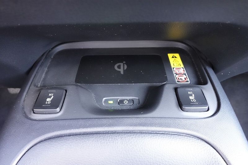 Toyota Corolla 2,0 HEV Comfort Tech TS - fotka 21 z 31