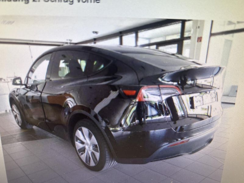 Tesla Model Y LONG RANGE DUAL MOTO 93,6% - fotka 4 z 5