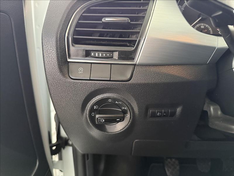Škoda Fabia 1,0   MPI 55kW,SERVISNÍ KNÍŽKA - fotka 12 z 23