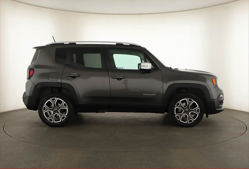 Jeep Renegade (2017) 1.4 MultiAir, 4X4, Automat - fotka 6 z 18