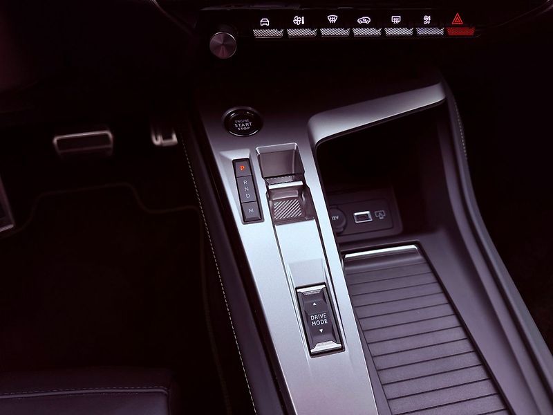 Peugeot 408 1.2 Pure Tech GT Aut., ČR, 1.M - fotka 28 z 31