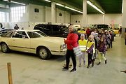 V pátek začal na lyském výstavišti víkend provoněný benzinem.