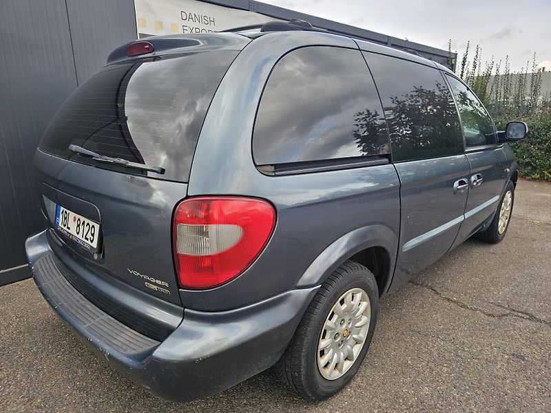 Chrysler Voyager 2.5 105kW 7 MÍST,TEMPOMAT - fotka 6 z 32