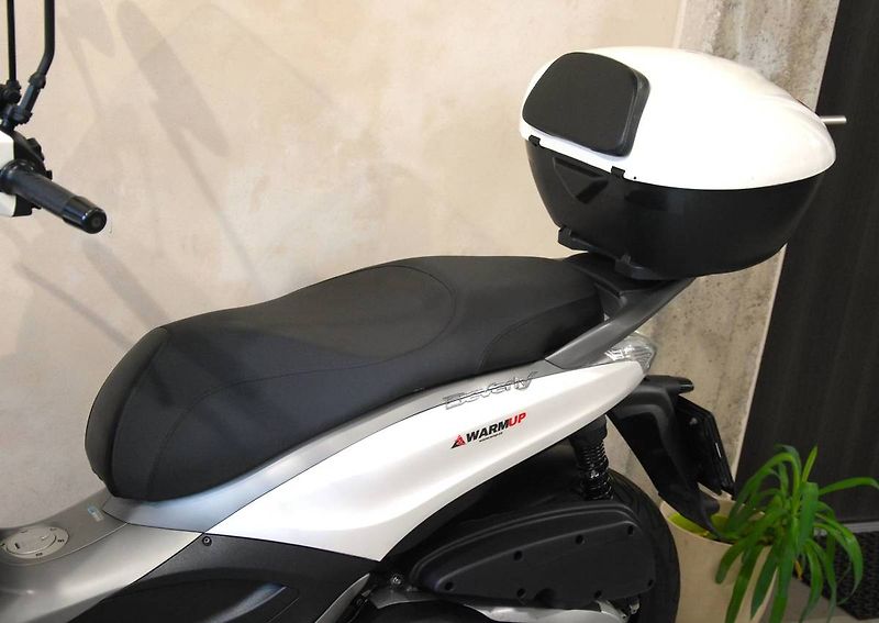 Piaggio Beverly 350 (2015) ABS + ASR - fotka 20 z 22